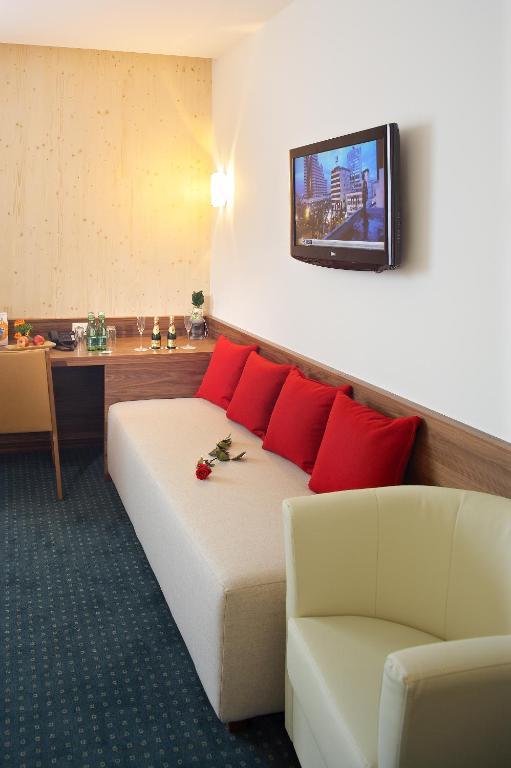 Mt Hotel Zeltweg Room photo