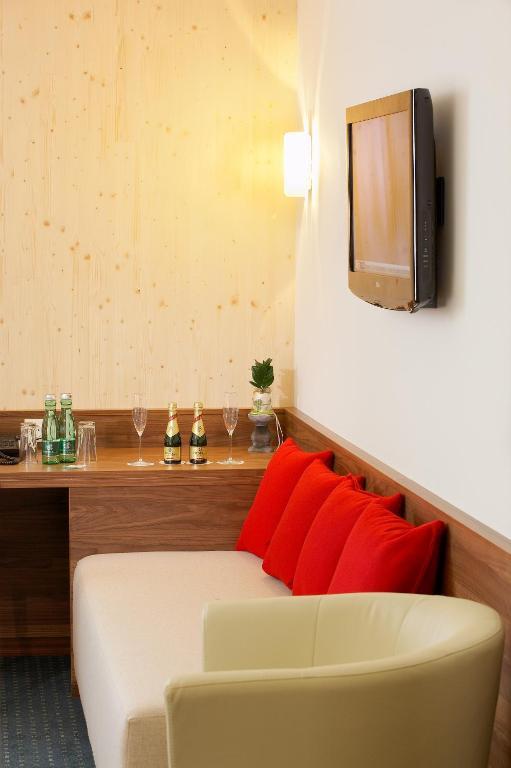 Mt Hotel Zeltweg Room photo